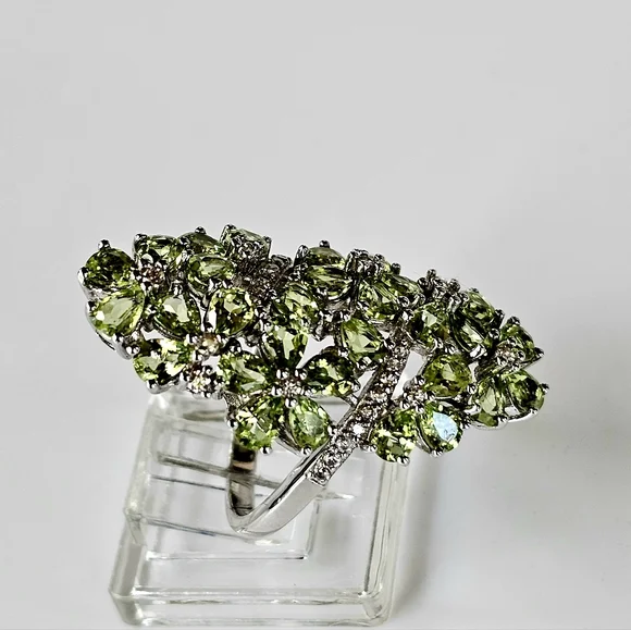 Genuine Peridot Elongated Cluster Ring In Sterling Silver Size 6!